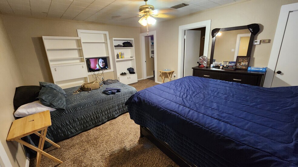 More Photos Of 9300 W County Road 60, Midland Flex For Sale