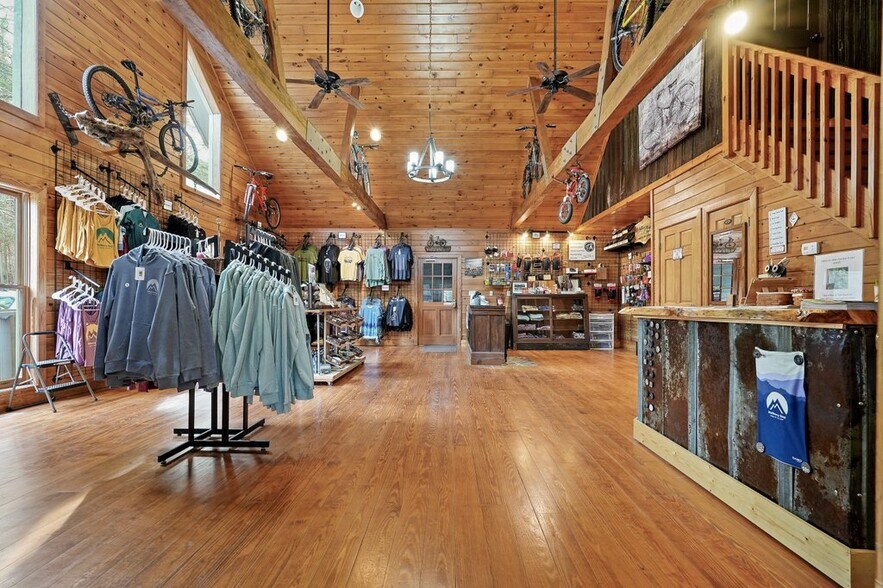 More Photos Of 400 Mulberry Gap Rd, Ellijay Hospitality For Sale