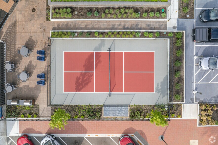 More Photos Of 122 E Northwest Hwy, Mount Prospect Apartments For Lease