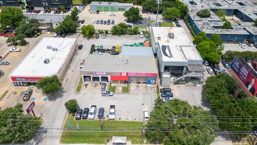 More Photos Of 5528 N Lamar Blvd, Austin Auto Repair For Lease