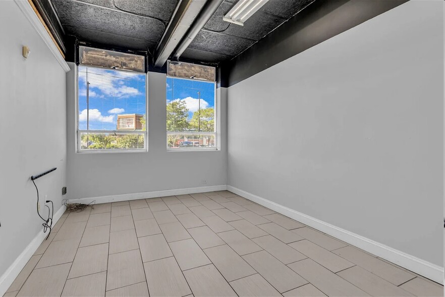 More Photos Of 1400 N West Ave, Jackson General Retail For Sale