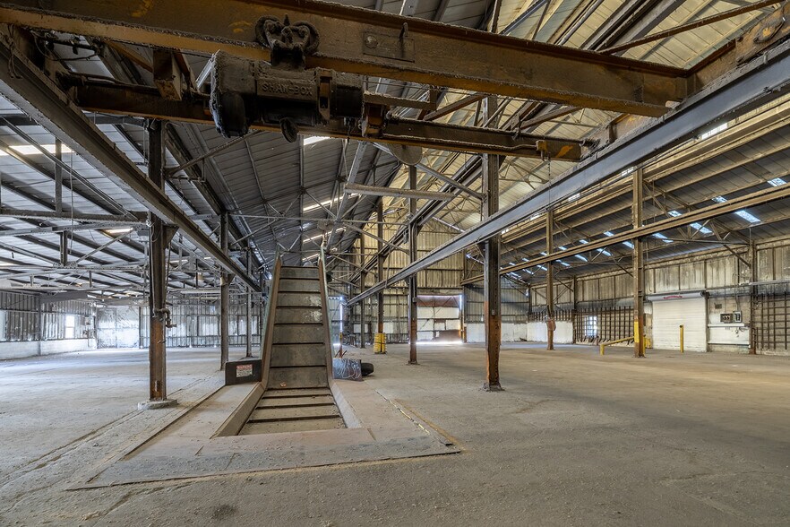 More Photos Of 2127 Hubbard St, Jacksonville Manufacturing For Sale