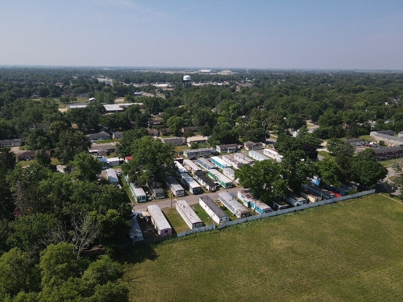 More Photos Of 1 Mahoning Ave, Rantoul Multifamily For Sale