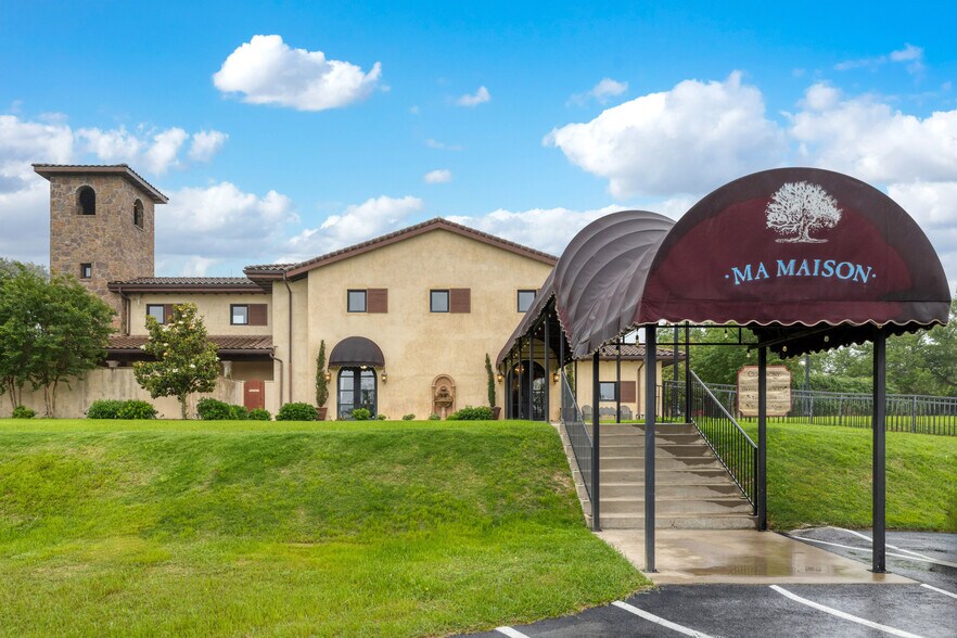 More Photos Of 2550 Bell Springs Rd, Dripping Springs Lodge Meeting Hall For Sale