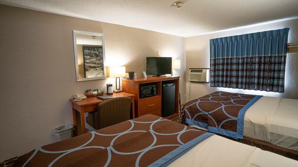 More Photos Of 2006 S Haynes Ave, Miles City Hotel For Sale