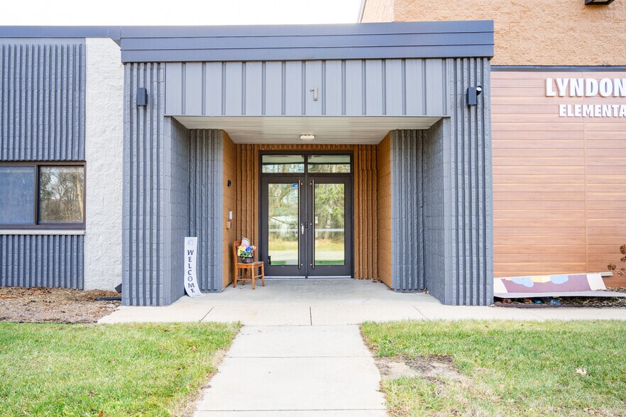 More Photos Of 201 Hoehn dr, Lyndon Station Specialty For Sale