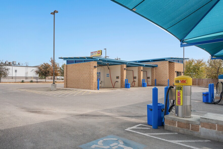 More Photos Of 7535 Bandera Rd, San Antonio Carwash For Sale