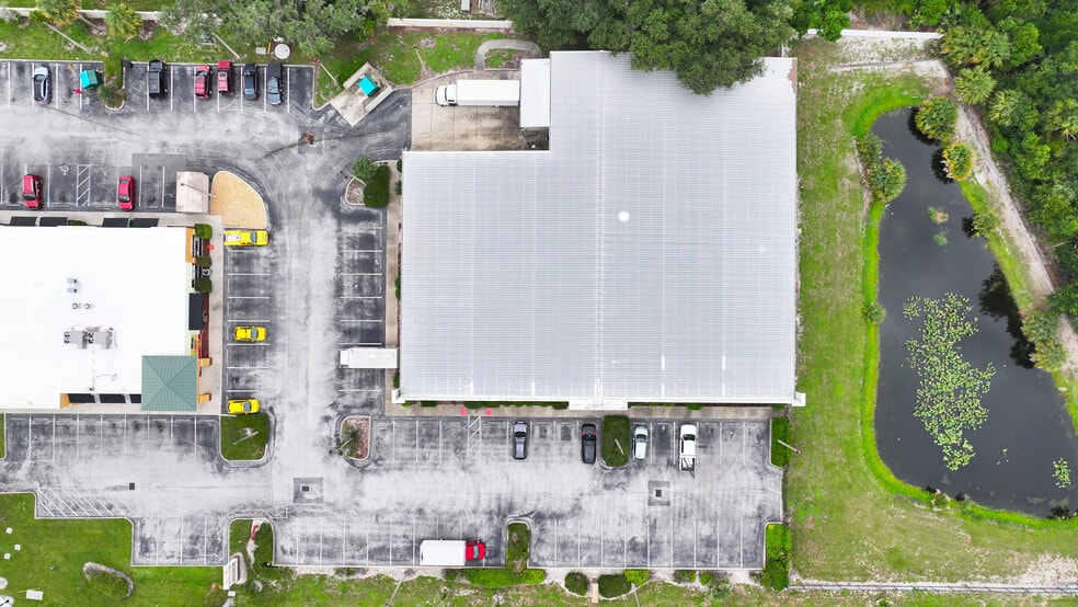 More Photos Of 650 Lake Minnie Dr, Sanford Freestanding For Sale