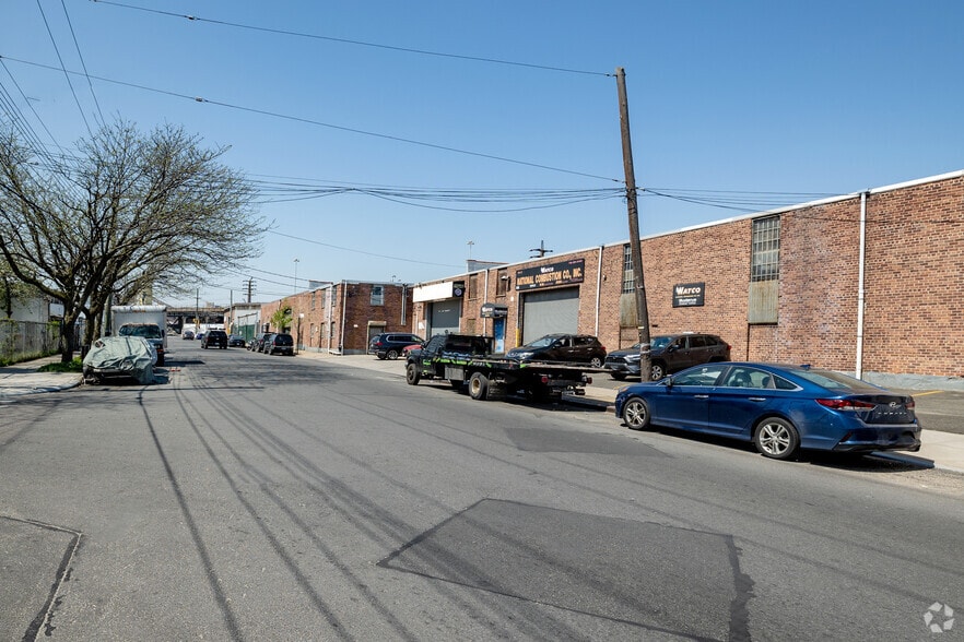 More Photos Of 104-03 180th St, Jamaica Warehouse For Lease