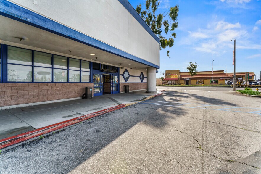 More Photos Of 7859 Firestone Blvd, Downey Drugstore For Lease