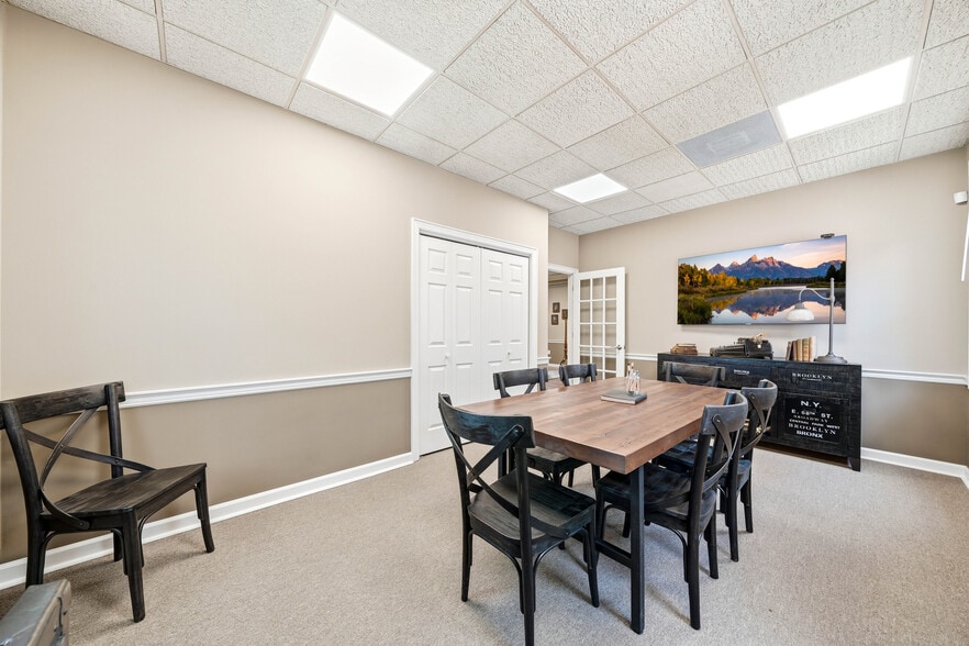 More Photos Of 9724 Kingston Pike, Knoxville Loft Creative Space For Sale