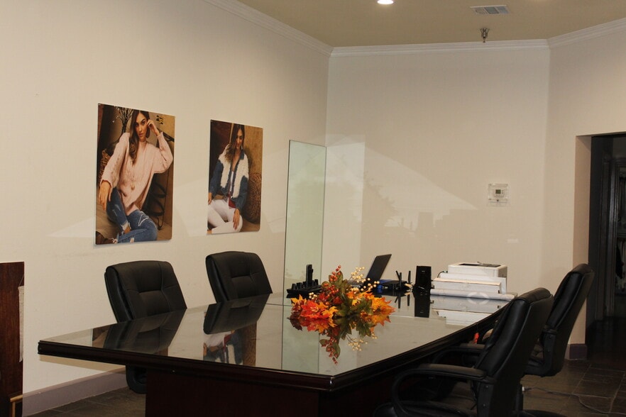 More Photos Of 3131 S Broadway, Los Angeles Manufacturing For Lease