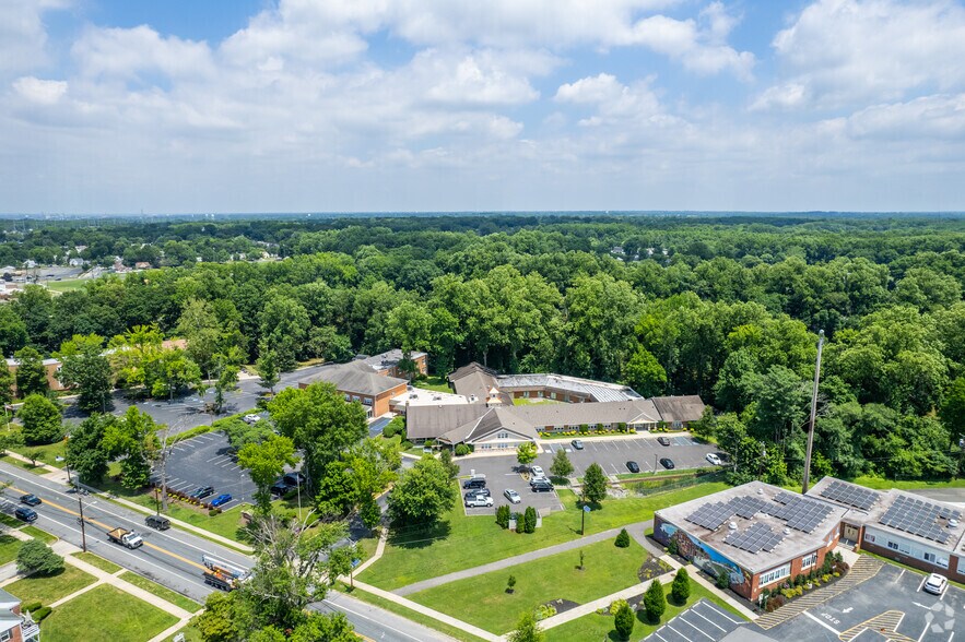 More Photos Of 190 N Evergreen Ave, Woodbury Office For Lease