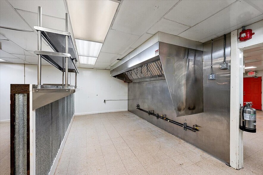More Photos Of 4084 Huron St, North Branch Restaurant For Sale