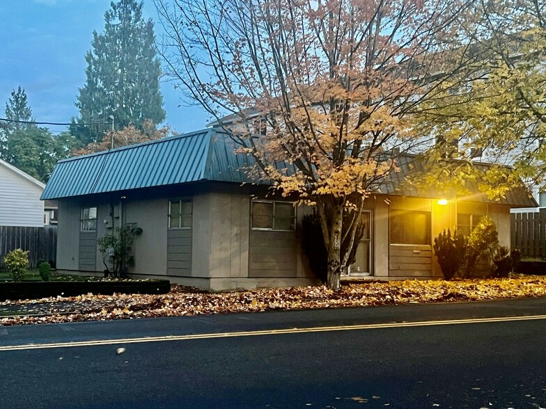 Primary Photo Of 3004 SE 50th Ave, Portland Office For Sale