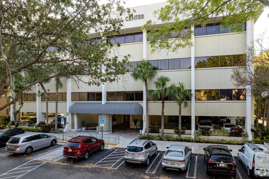 Primary Photo Of 1725 N University Dr, Coral Springs Medical For Lease