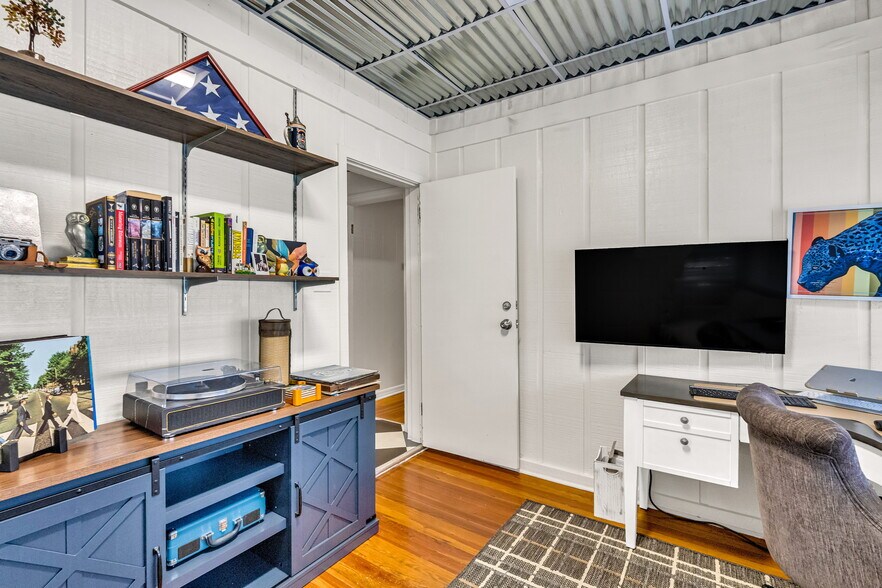More Photos Of 372 Ahern St, Atlantic Beach Loft Creative Space For Sale