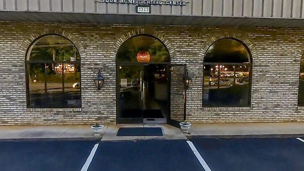 More Photos Of 3212 S Main St, Salisbury Storefront Retail Office For Sale