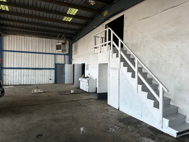 More Photos Of 2014 S Union Ave, Bakersfield Warehouse For Lease