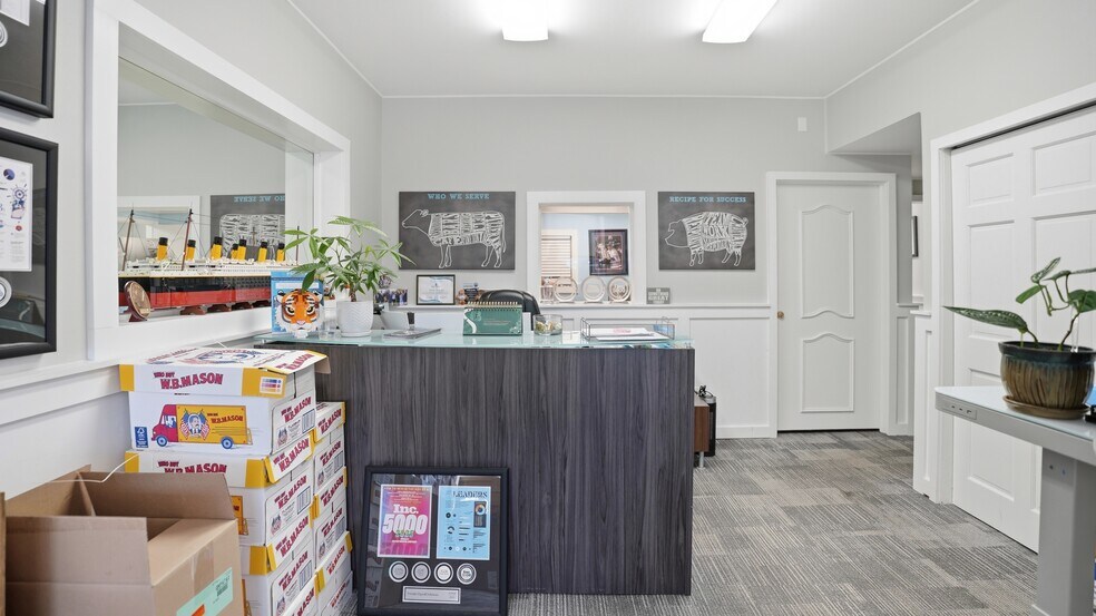 More Photos Of 18 Unqua Rd, Massapequa Loft Creative Space For Sale