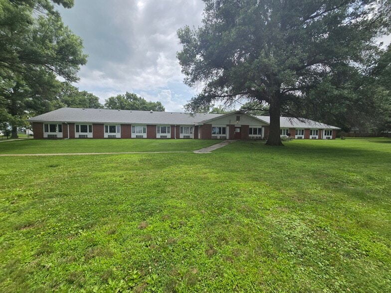 More Photos Of 300 Cedar St, Tarkio Skilled Nursing Facility For Sale