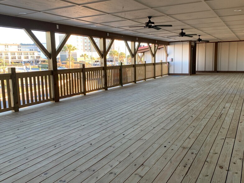 More Photos Of 219 Myrtle Ave, Carolina Beach Restaurant For Lease