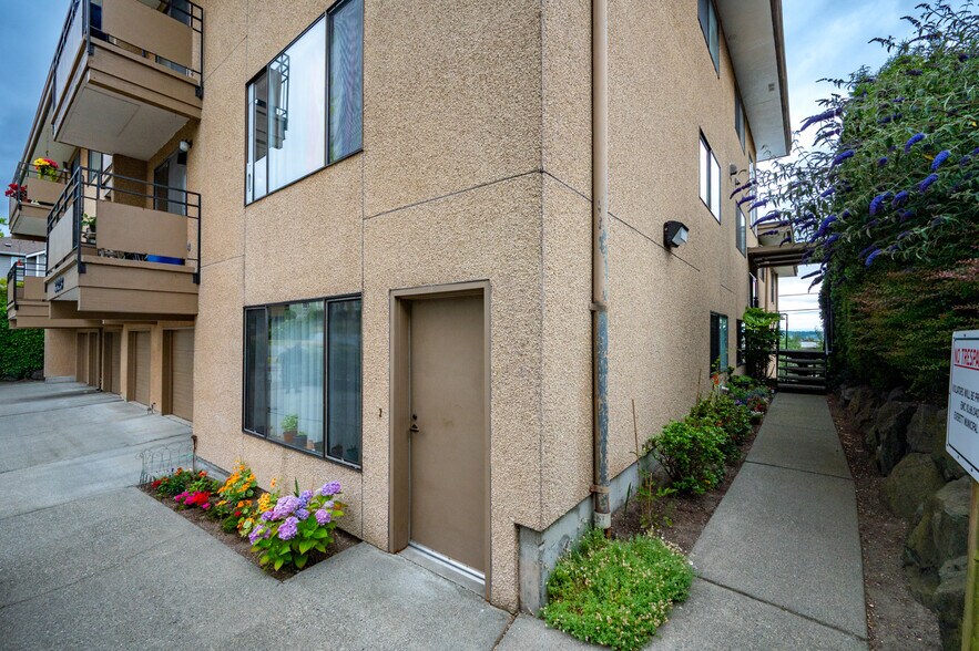 More Photos Of 3323 Oakes Ave, Everett Apartments For Sale