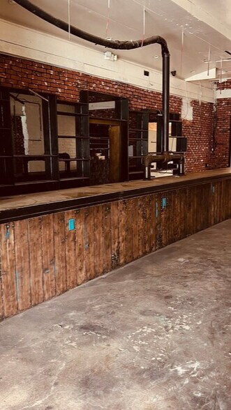 More Photos Of 13625 Ventura Blvd, Sherman Oaks Restaurant For Lease