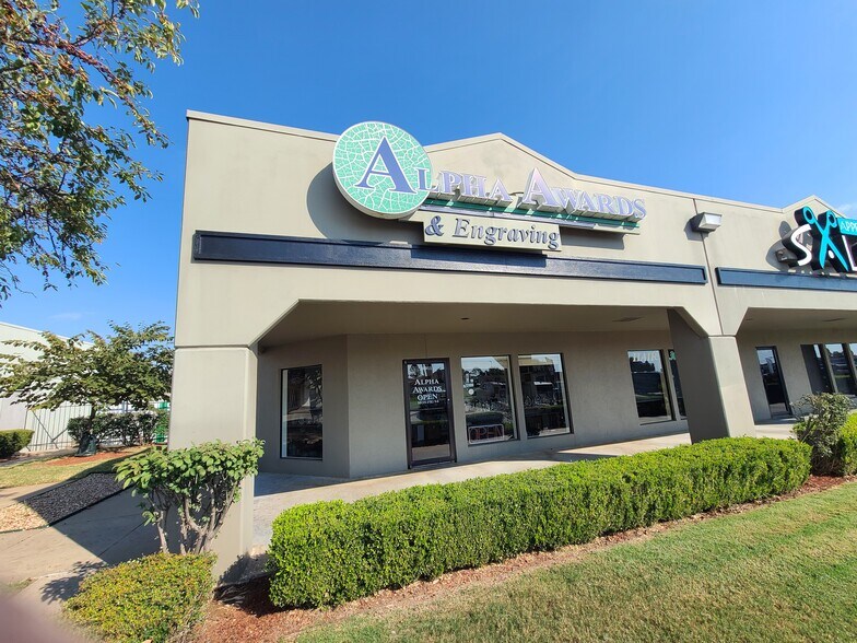 More Photos Of 11001-11013 S Memorial Dr, Tulsa Unknown For Lease