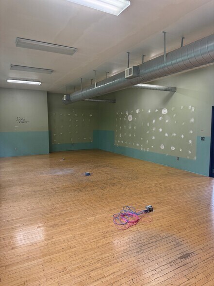 More Photos Of 23020 Power Rd, Farmington Medical For Sale