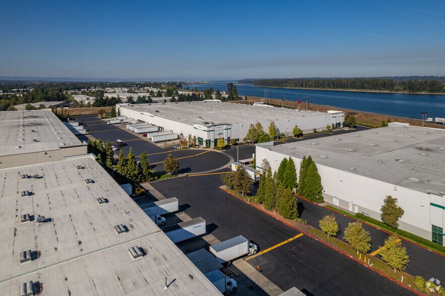 More Photos Of 5545 NE 148th Ave, Portland Distribution For Lease