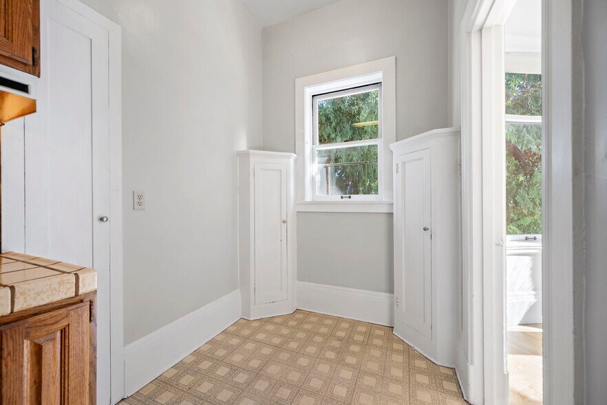 More Photos Of 2 Hugo St, San Francisco Multifamily For Sale