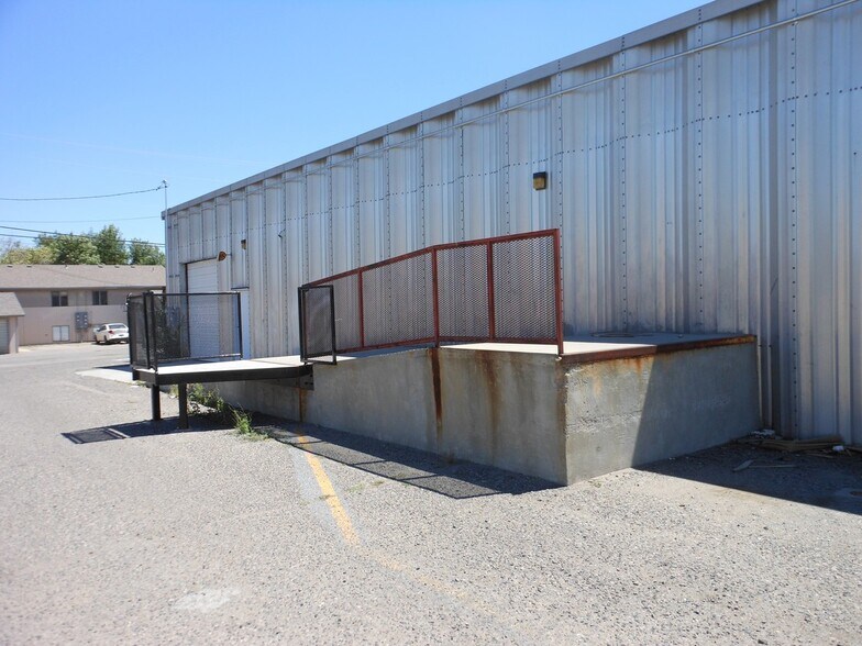 More Photos Of 801-807 N Federal Blvd, Riverton General Retail For Lease