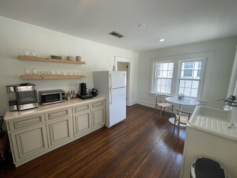 More Photos Of 1017 17th Ave S, Nashville Loft Creative Space For Lease