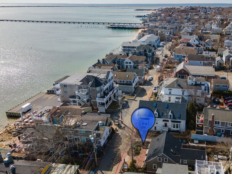 More Photos Of 182 Commercial St, Provincetown Storefront For Sale