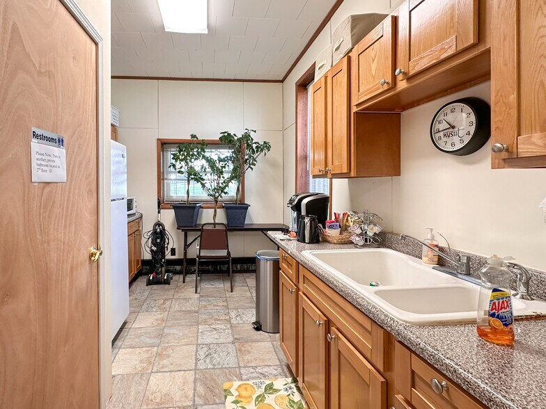 More Photos Of 285 Genesee St, Utica Loft Creative Space For Sale