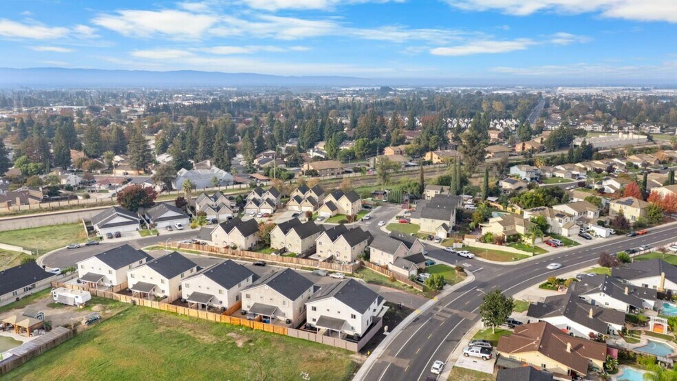 More Photos Of 930 W Alameda St, Manteca Apartments For Sale