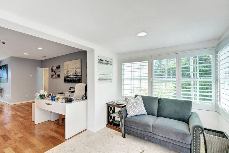 More Photos Of 423 SE 19th St, Fort Lauderdale Office Residential For Lease