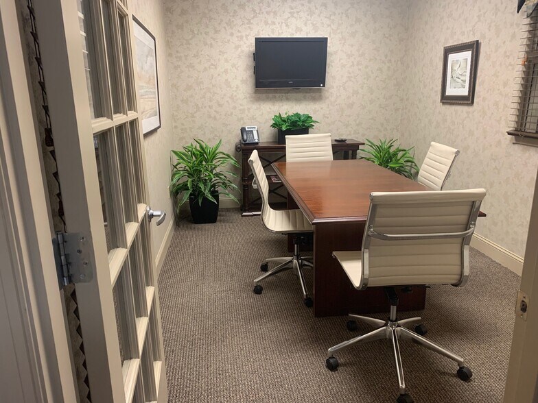 More Photos Of 7 Corporate Center Ct, Greensboro Office For Lease