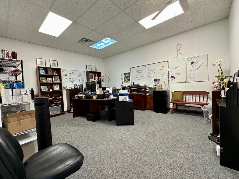 More Photos Of 4042 W 82nd Ct, Merrillville Office For Sale
