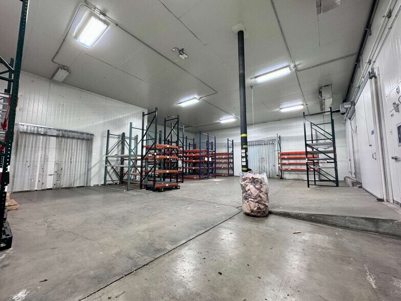 More Photos Of 3831-3841 Eudora Way, Denver Refrigeration Cold Storage For Lease