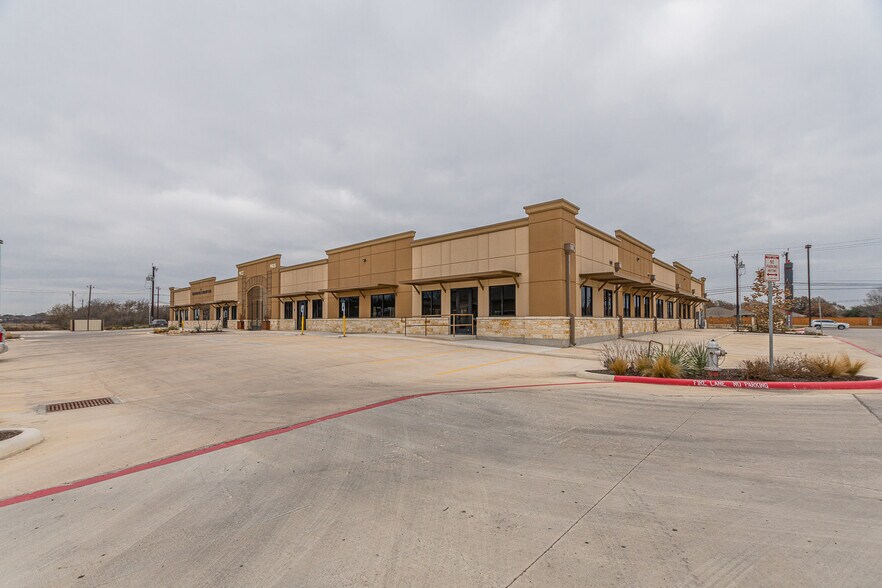 More Photos Of 9026 Culebra Rd, San Antonio Medical For Lease