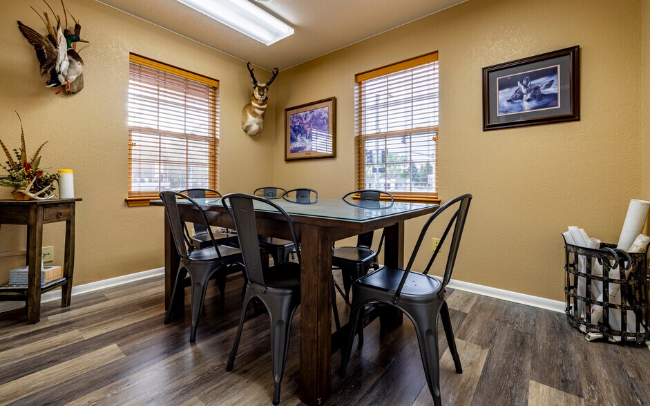 More Photos Of 802 Canyon Ave, Cody Office For Sale
