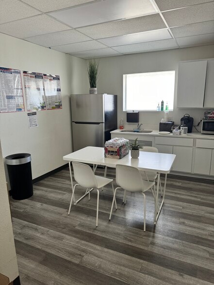 More Photos Of 1302 N Stanton St, El Paso Medical For Sale