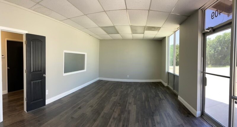 More Photos Of 1702 S State Highway 121, Lewisville Self Storage For Lease