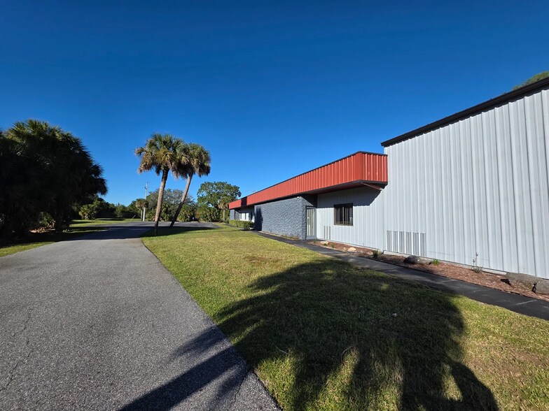 More Photos Of 1605 White Dr, Titusville Warehouse For Sale