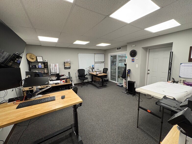 More Photos Of 483 Conarroe St, Philadelphia Warehouse For Lease