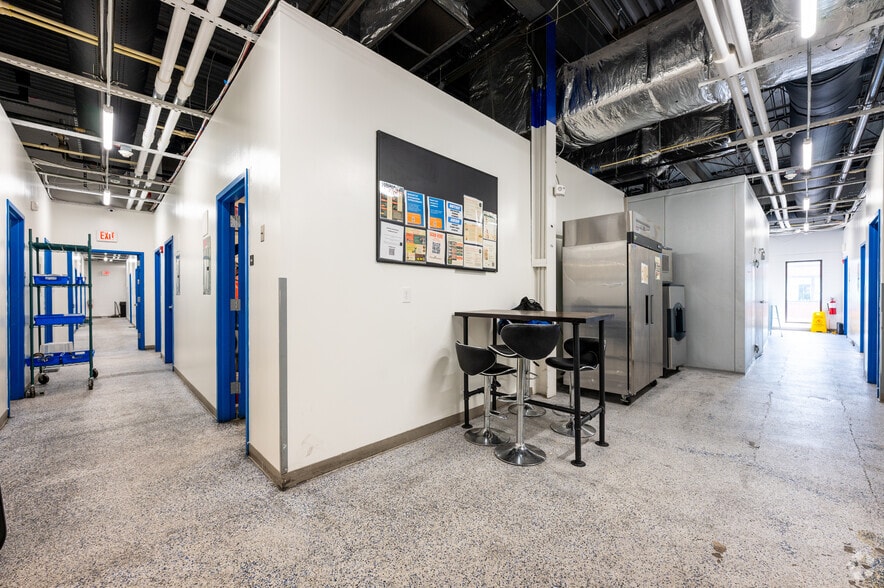 More Photos Of 1021 N Pennsylvania St, Indianapolis Freestanding For Lease