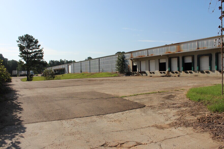 More Photos Of 7340 Bellwood Rd, Ackerman Industrial For Sale