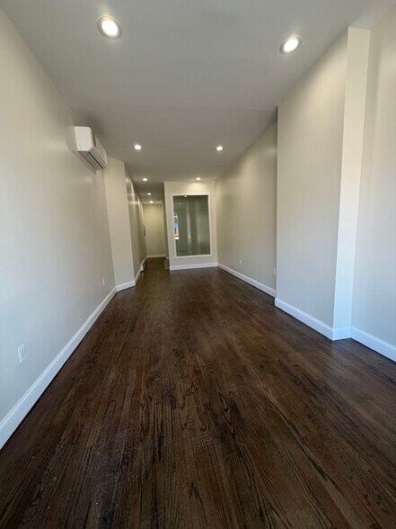 More Photos Of 2179 Steinway St, Astoria Storefront For Lease